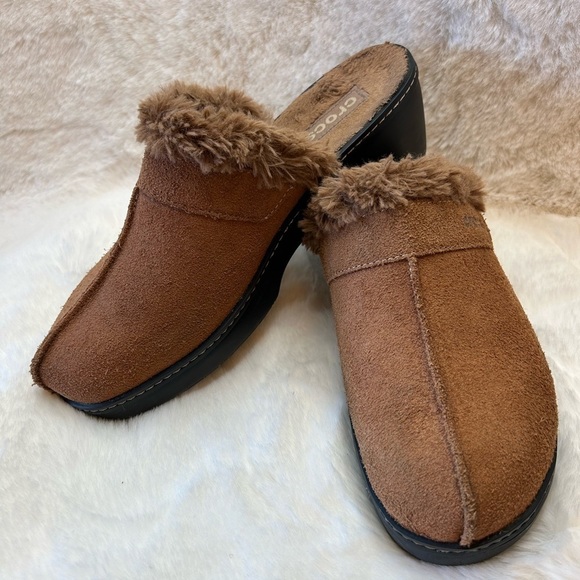 Crocs women’s rust tan cobbler leather suede Clog shoes with fur insoles Sz-9. L - Picture 11 of 16